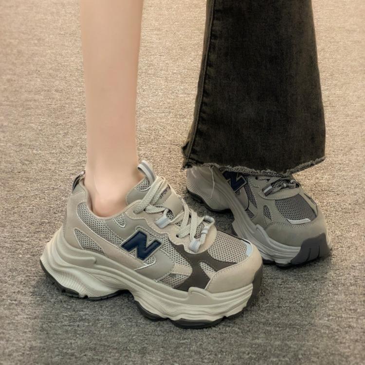 Showing Feet Little Dad Shoes Trendy Cool Shoes Women's 2025 Summer New Popular Thick-soled Versatile Niche Casual Sports Shoes