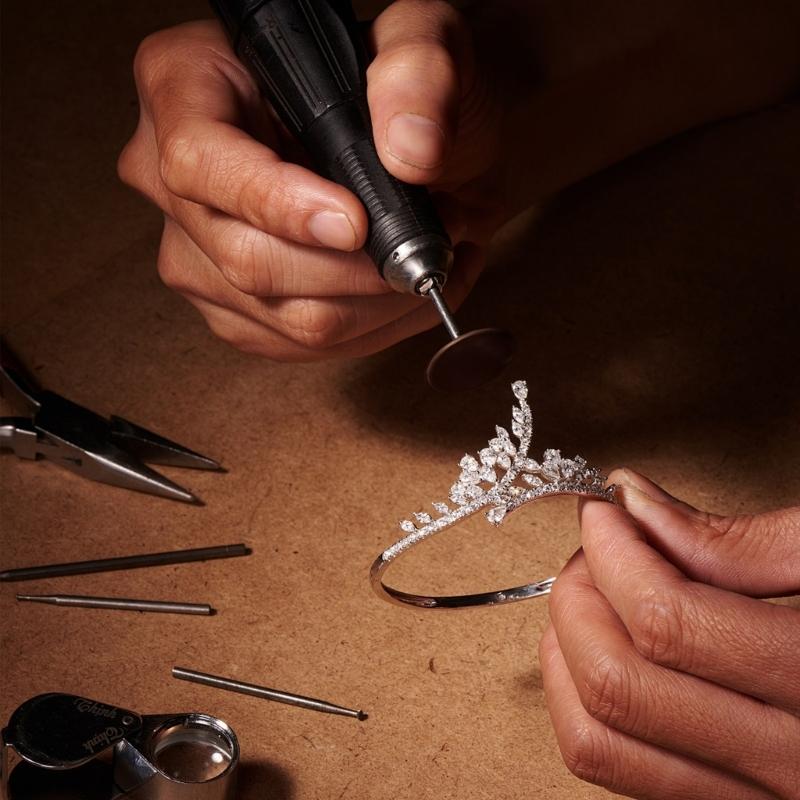 Ergonomic Slip Resistant Handle Fine Tip Pliers Suitable For Delicate Wire Bending Jewelry Making & Small Component Work