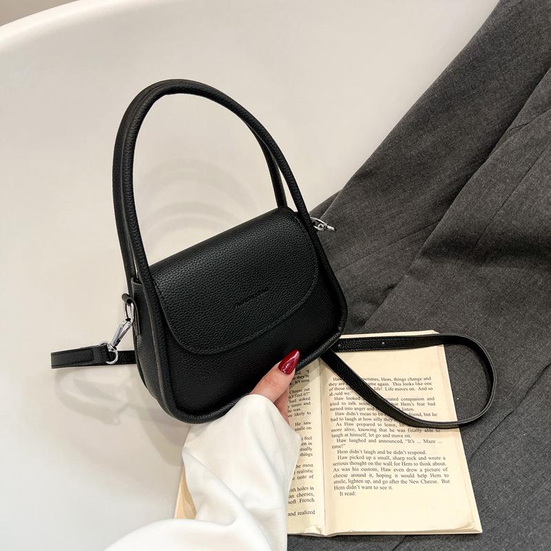

Versatile messenger bag women s summer 2025 new trendy fashion niche underarm bag portable solid color bag wholesale чёрный