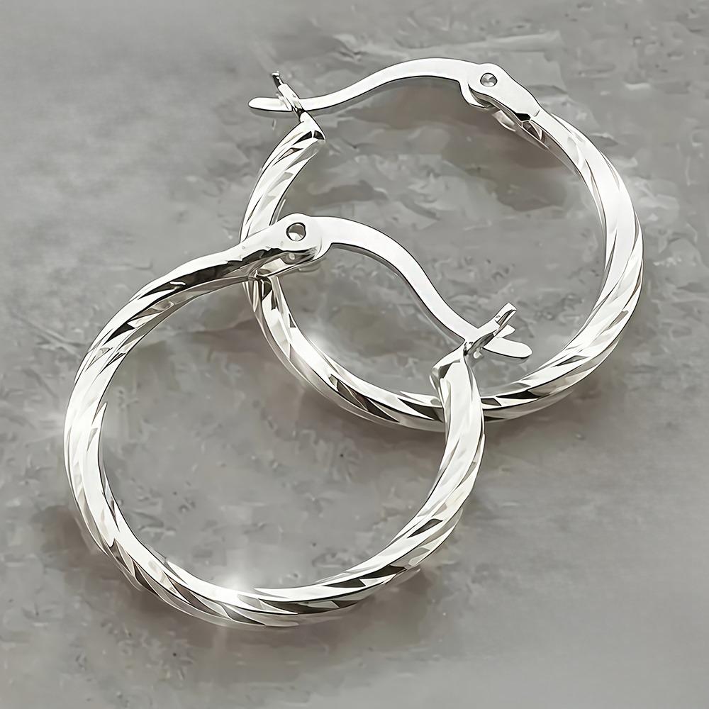 1pair simple round hoop earrings designed for women, the versatile everyday essential to enhance any minimalist look.