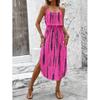 Ein sexy bedrucktes Neckholder-Kleid für Damen Ein gerafftes Kleid im Urlaubsstil