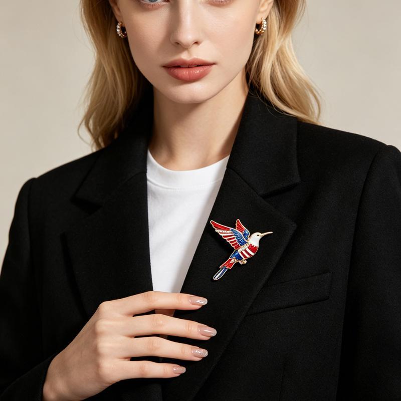 1Pcs Chinoiserie Blue White Porcelain Hummingbird Brooch Shiny Rhinestone Lapel Pin Unique Gift for Female Friends
