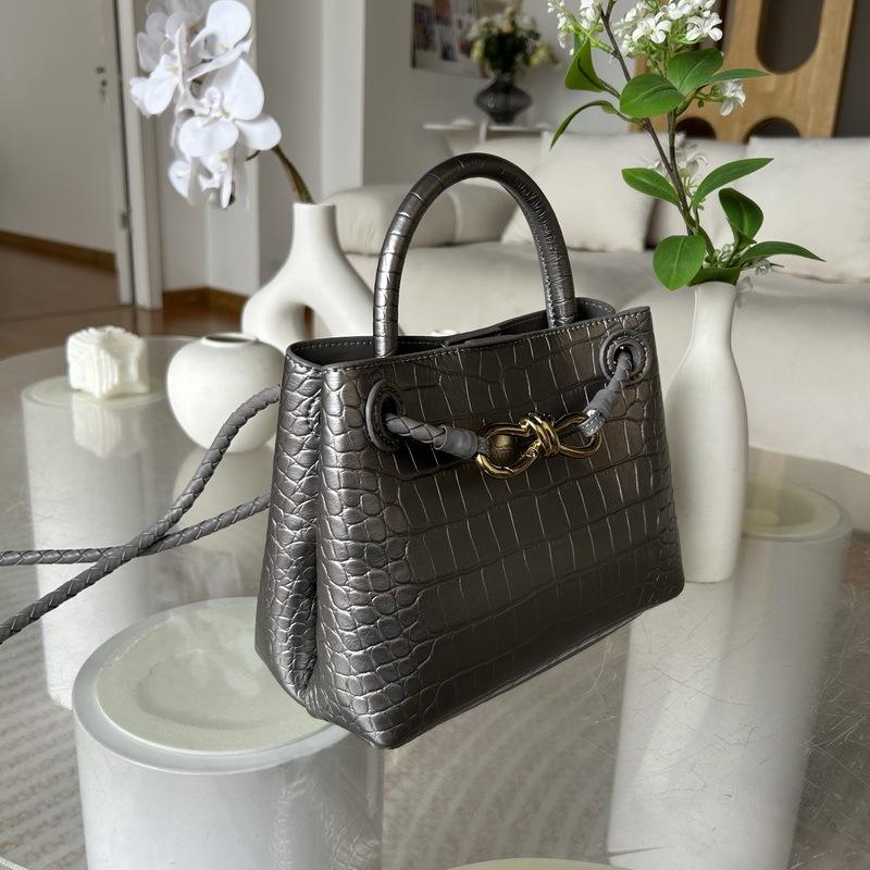 2026 New Leather Women's Bag Fashion Trendy Crocodile Pattern Stone Pattern Woven Butterfly Buckle Commuter Tote Small Bag Cross-border