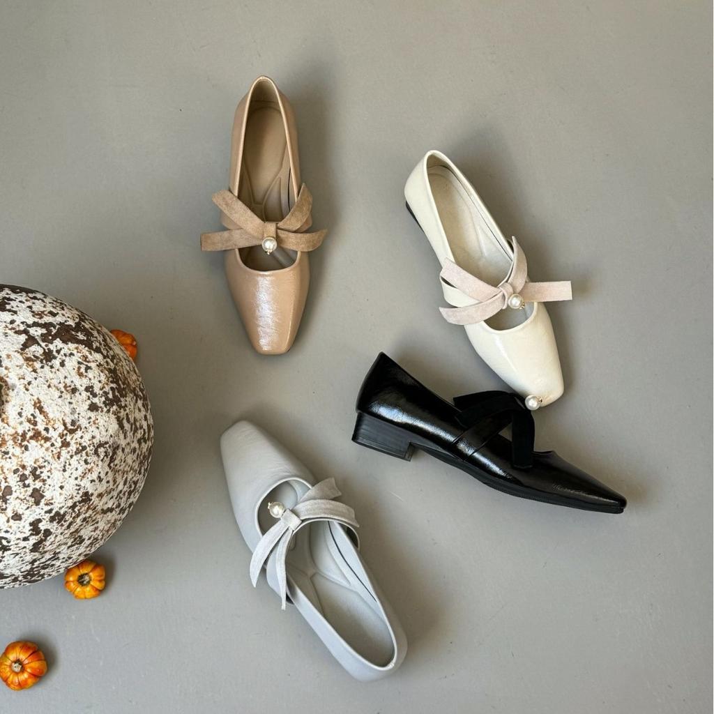 Retro square head single shoes women's thick heels are not tired of feet French high heels women's outer wear socialite style pearl cross belt shoes