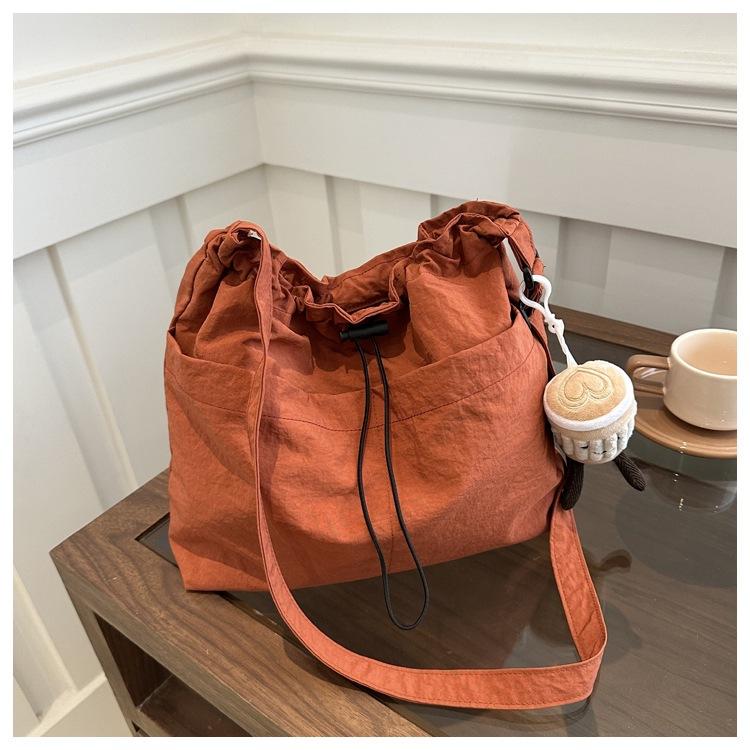 1Pc Large Capacity Waterproof Nylon Cloth Drawstring Pleated Shoulder Bag Travel Leisure Messenger Bucket Bag