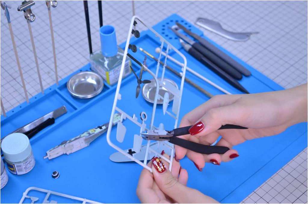 Doyusha Amazing! Hobby Silicone Mat L Hobby Tool Blue