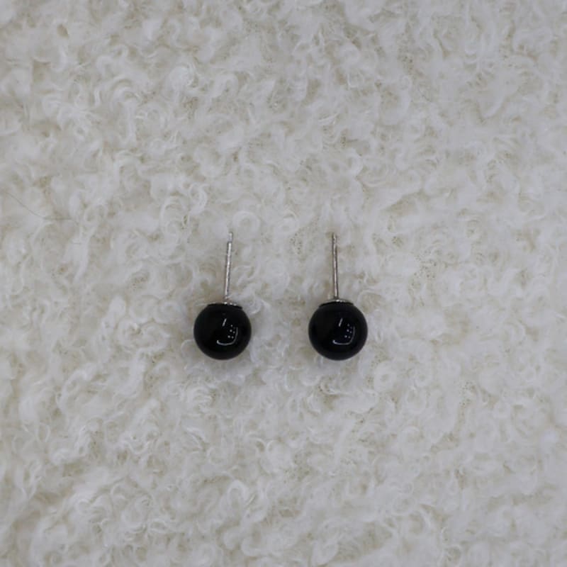 APIOH ONIX BALL EARRING