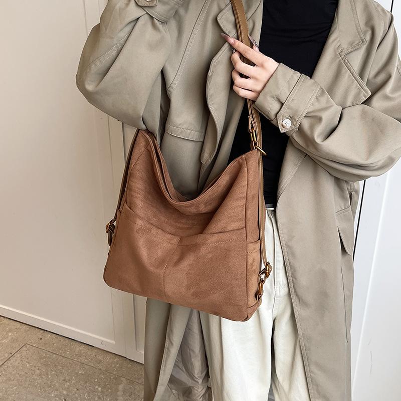 2025 autumn new shoulder bag popular versatile solid color fashion trend simple large capacity premium messenger bag
