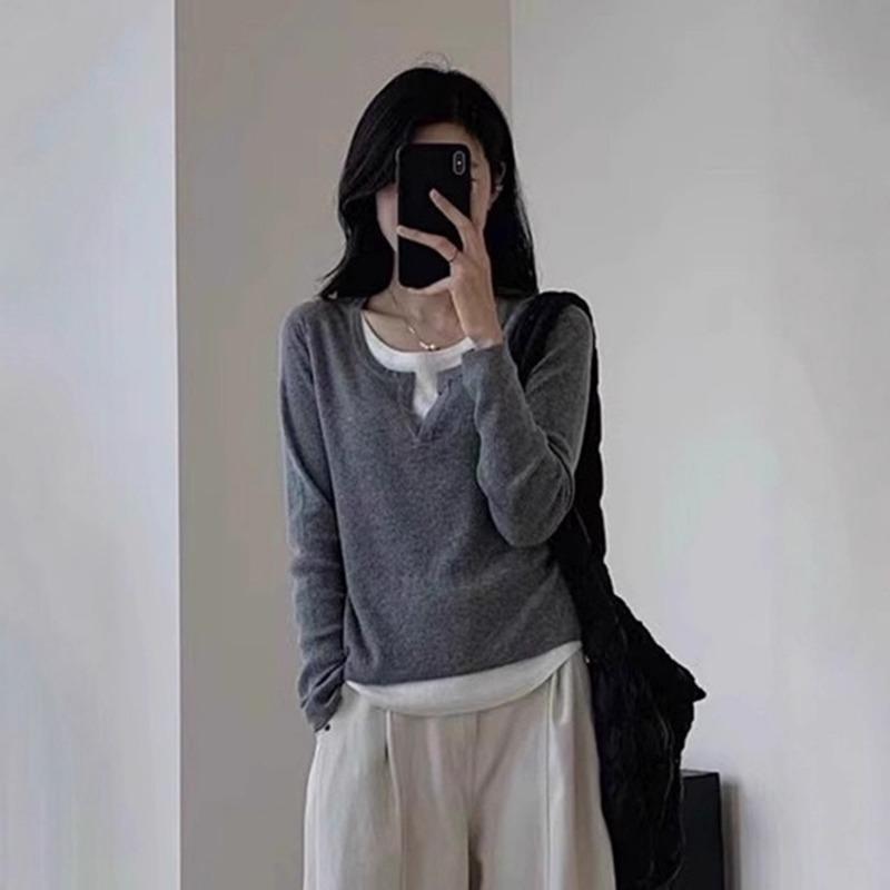 Fake two pieces v-neck knitted inner bottoming shirt women's autumn and winter new splicing short sweater long-sleeved knitted sweater