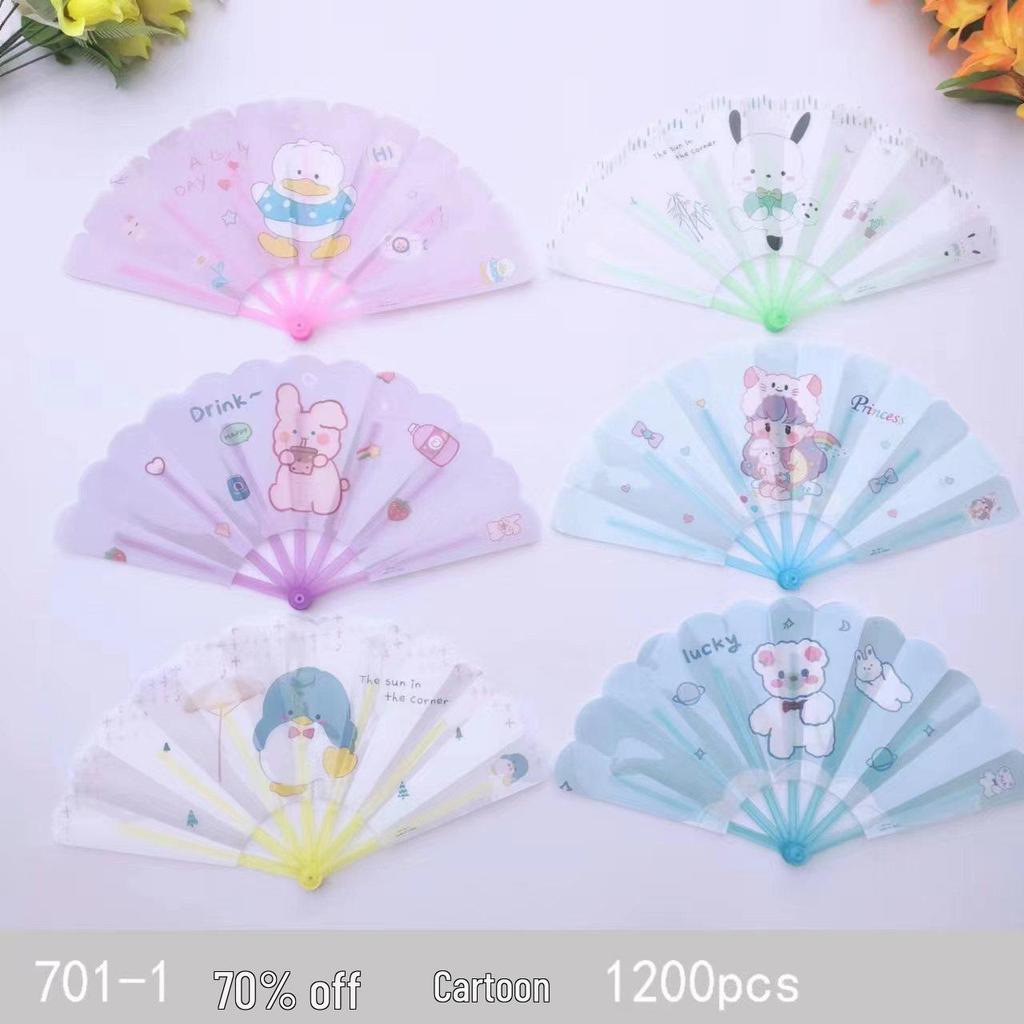 Cute Cartoon Folding Mini Fan: Portable Hand-Crank, Seven-Ribbed Design for Kids and Students