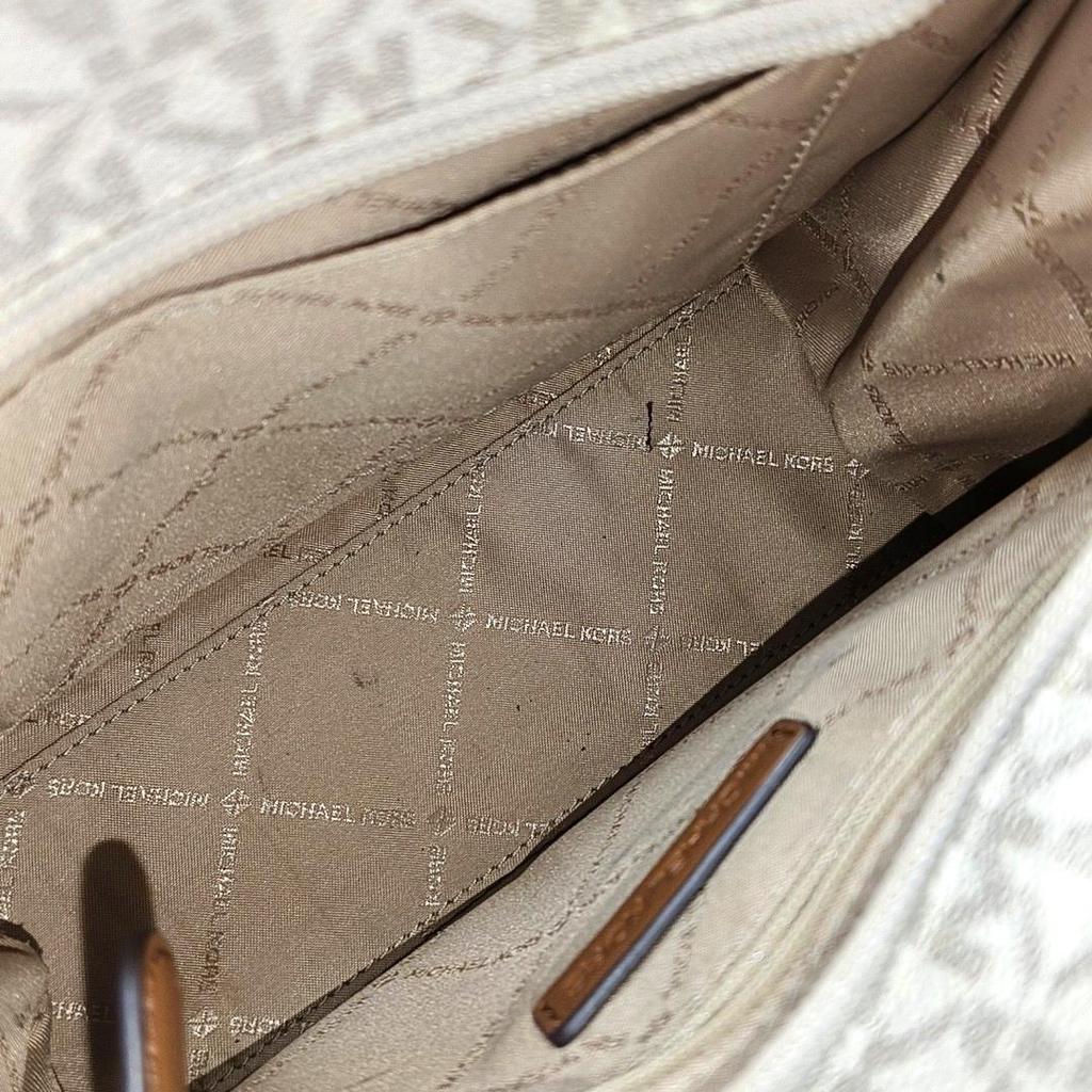 [Pre-Owned] MK Mirella 19 Classic Letter Print Logo Zipper Closure Coated Canvas Handheld Shoulder Crossbody Bag Small - Very Good #16EPF2S