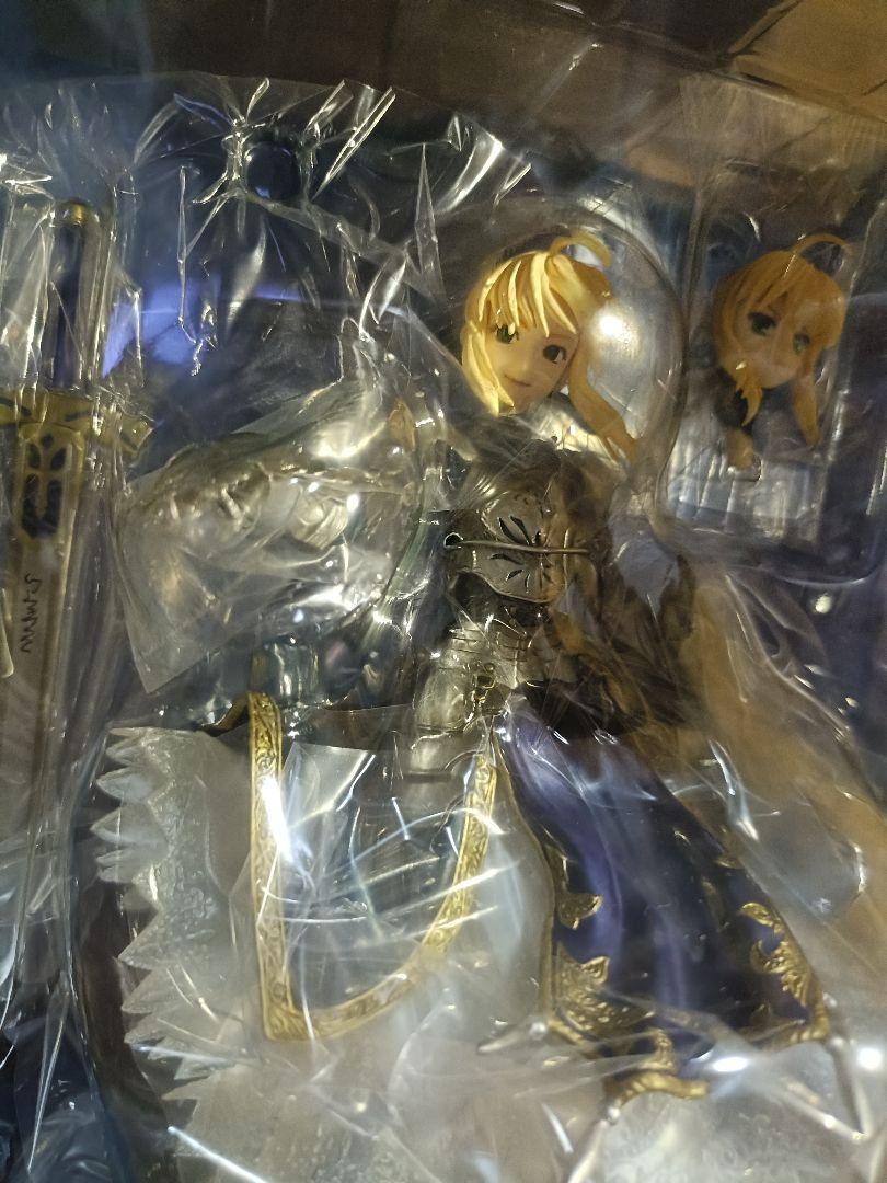 

[USED] gift Saber Fate figure