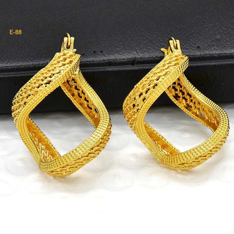 Dubai Bridal Jewelry 24K Gold Plated Earrings Exaggerated Vintage Nigerian Ladies Personalized Simple Earrings 2026