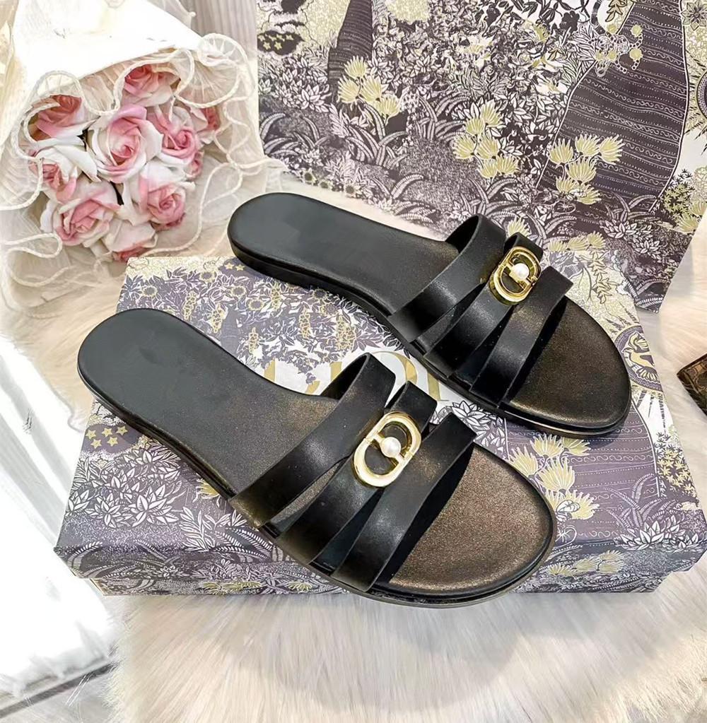 

Ben 20 summer D button round head one-word flat-bottomed slippers new outer wear casual open-toed beach cool slippers women 36