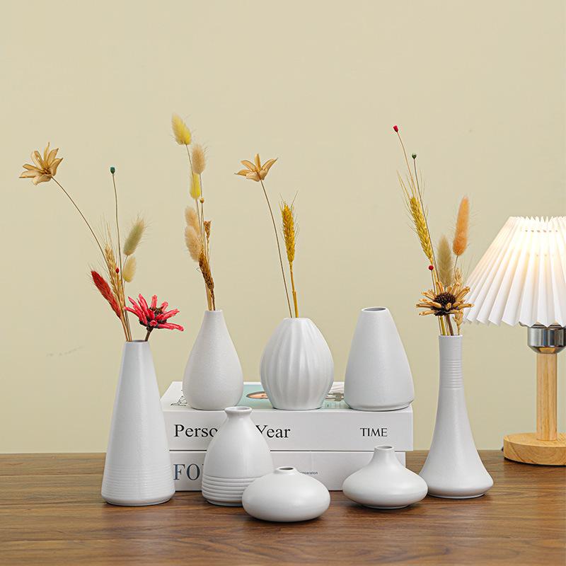 Casual White Ceramic Tabletop Vase Small Home Desktop Decoration Art Design for Flower Arrangement