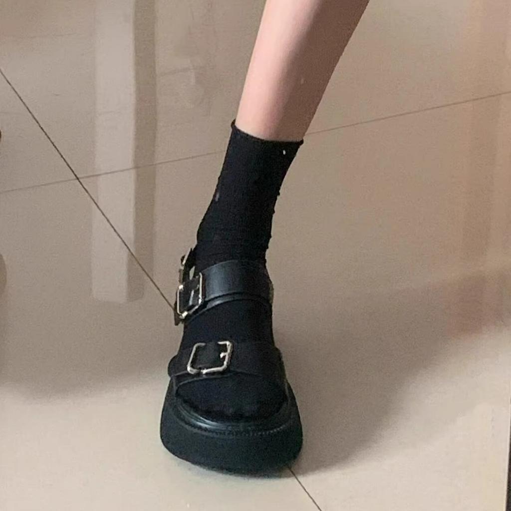 Internet celebrity open-toed fashion sandals women 2025 summer new retro student wear Korean version of versatile thick sole with skirt