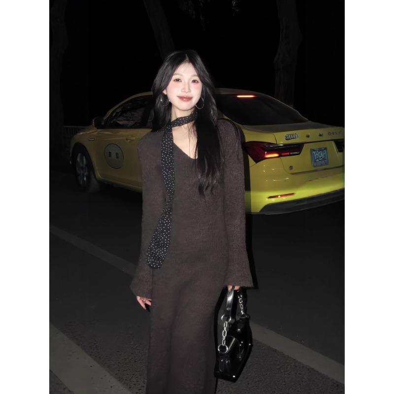 

Майяр носит суперкрасивое вязаное платье, новую женскую осенне-зимнюю юбку-свитер и длинную юбку с базой внутри. XL