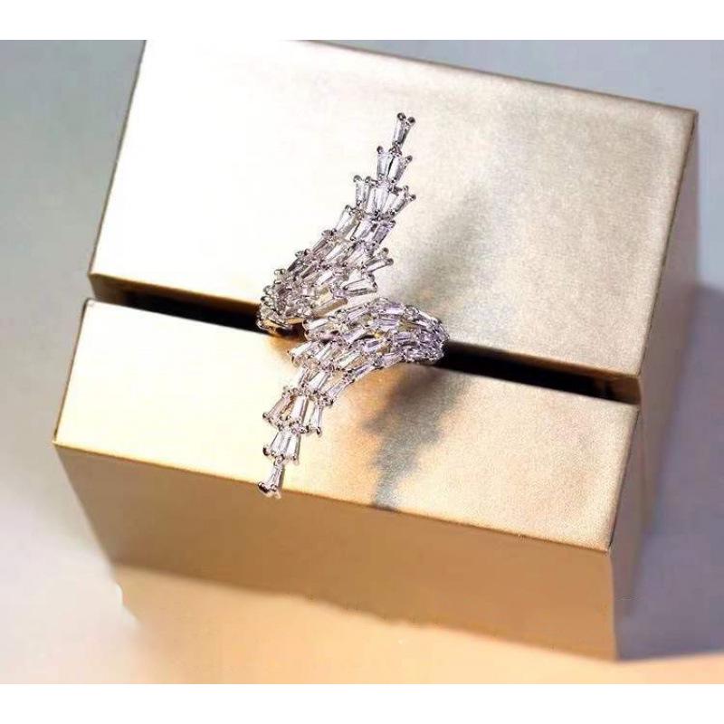 European High-End Zircon Feather Ring: Luxury Geometric Jewelry for Women