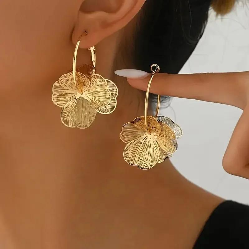 Stainless Steel Golden Double-Layer Hollow Flower Hoop Earring for Women Vintage Flower Earrings for Daily Wear Jewelry Gifts