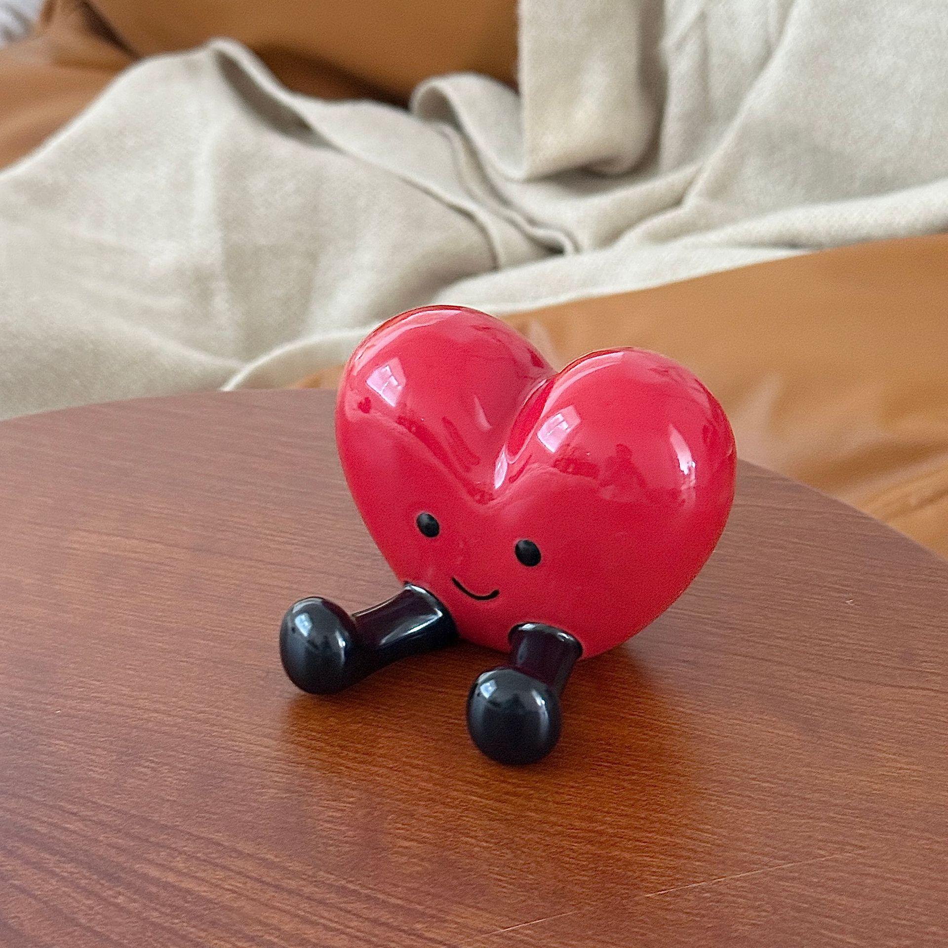 Ceramic love hug, mobile phone holder to relax, workstation to heal emotions, small ornament, graduation gift, souvenir