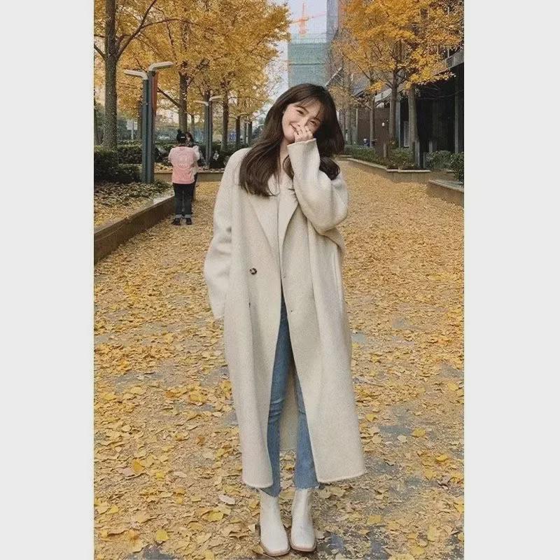 Mittellanger Wollmantel für Damen im Herbst/Winter 2023, Hepburn-Stil, lockere Passform, koreanische Mode.