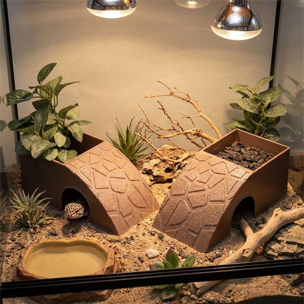 Plastic Reptile Hideout Cave Anti Drowning Smooth Surface Reptile Feeding Box Climbing Platform With Moss Tray