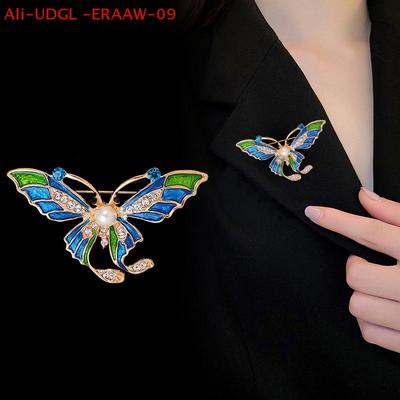 Broches et bijoux de corps