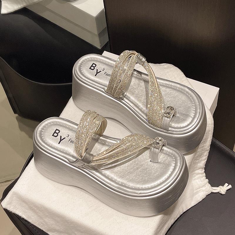 Seaside Slippers Women's 2025 Summer New High-end Thick-soled Outer Wear with Skirt Beach Black Height-enhancing Cool Slippers