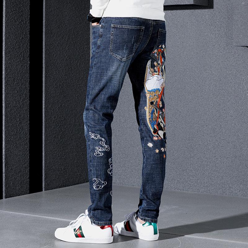 Otoño e invierno nuevo estilo hombres perforados jeans de piernas delgadas  pantalones de piernas masculinas coreanos bordados jeans insignia comprar a  buen precio — entrega gratuita, reseñas reales con fotos — Joom