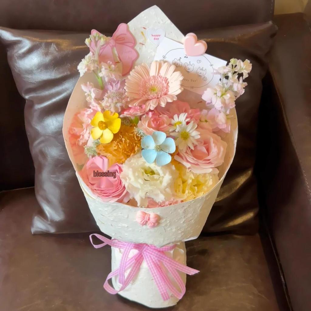 Lychee Mix Bouquet with Eternal Flower Soap for Girlfriend or Bestie - Ideal Birthday Gift