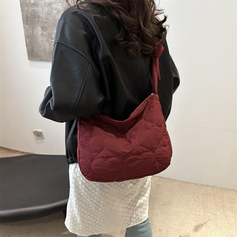 Damenhandtasche mit großer Kapazität, rautenförmige Wolke, plissierte Knödel-Großtasche, Herbstneuheit, lässige Umhängetasche, Messenger Bag