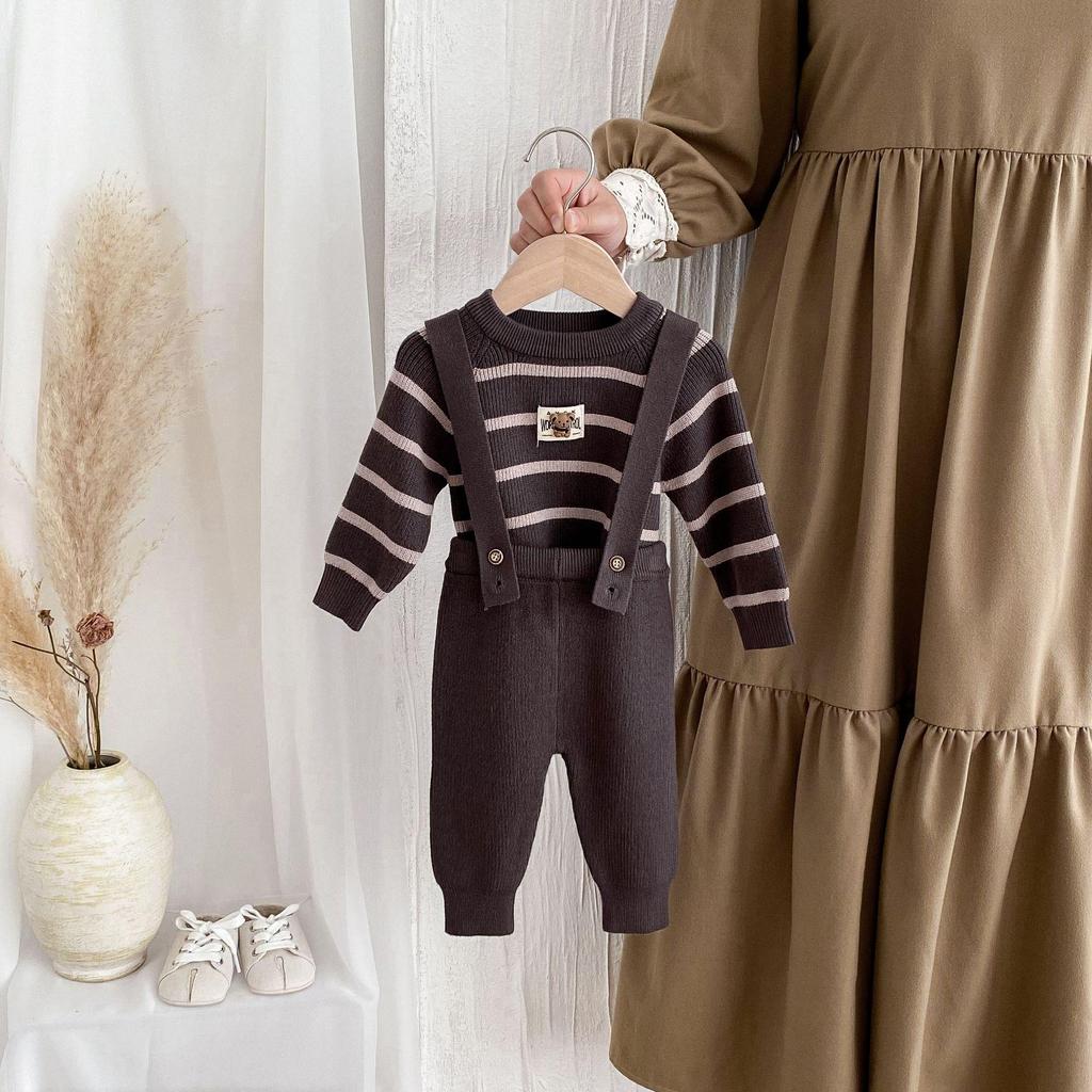 Korean Style Children's Knit Stripe Pullover and Overalls Set for Autumn/Winter