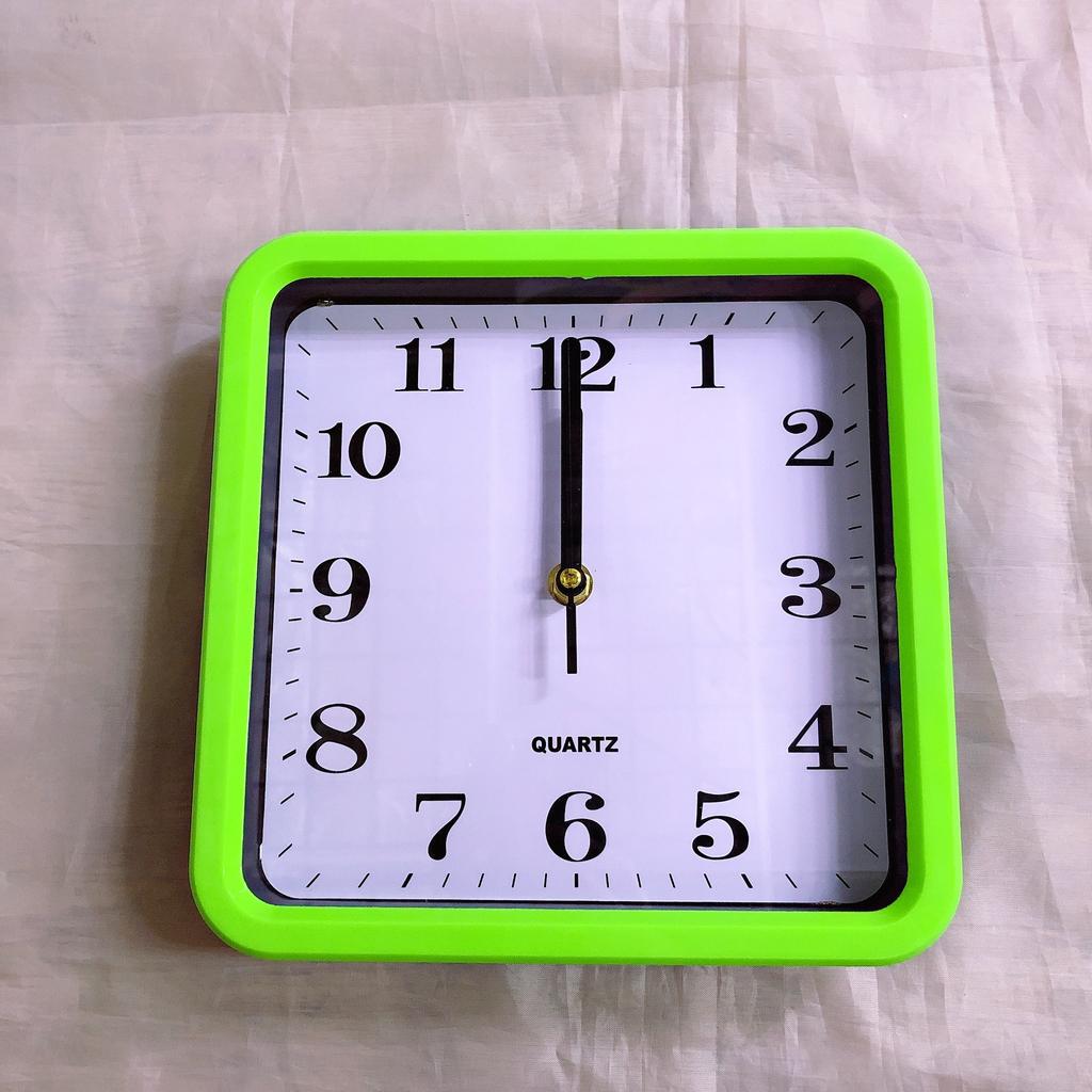 Four Square Simple Wall Clock, 8-inch Large-character Clear Living Room Quartz Clock 21cm
