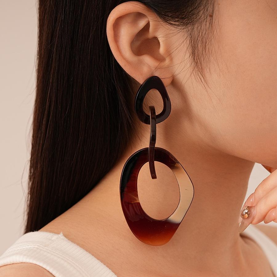 Exaggerated Contrast Resin Irregular Silver Needle Earrings Simple Geometric Earrings