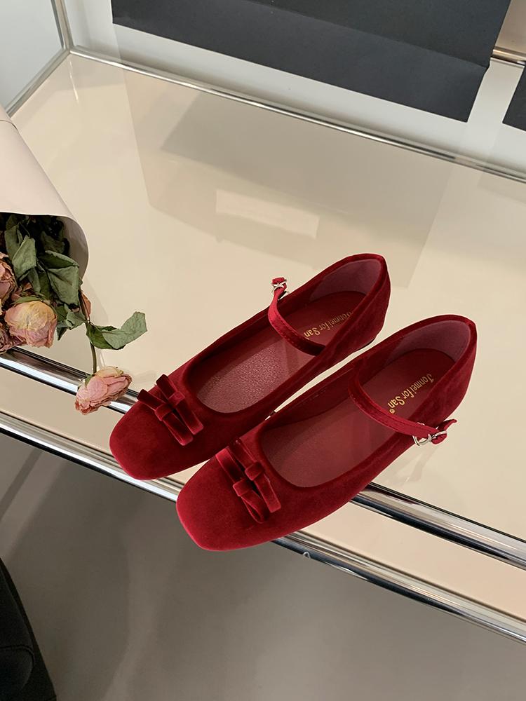 

Модные балетки IPPEUM Бархатные Красные Женские Туфли Мэри Джейн 2025 Новые С Круглым Носком Пряжка Балетки Zapatos De Mujer 245 красный