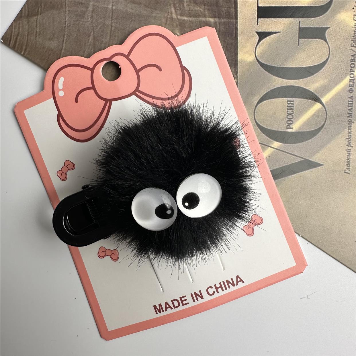 

Унесенные призраками Плюшевая заколка для волос с маленьким черным угольком для детей