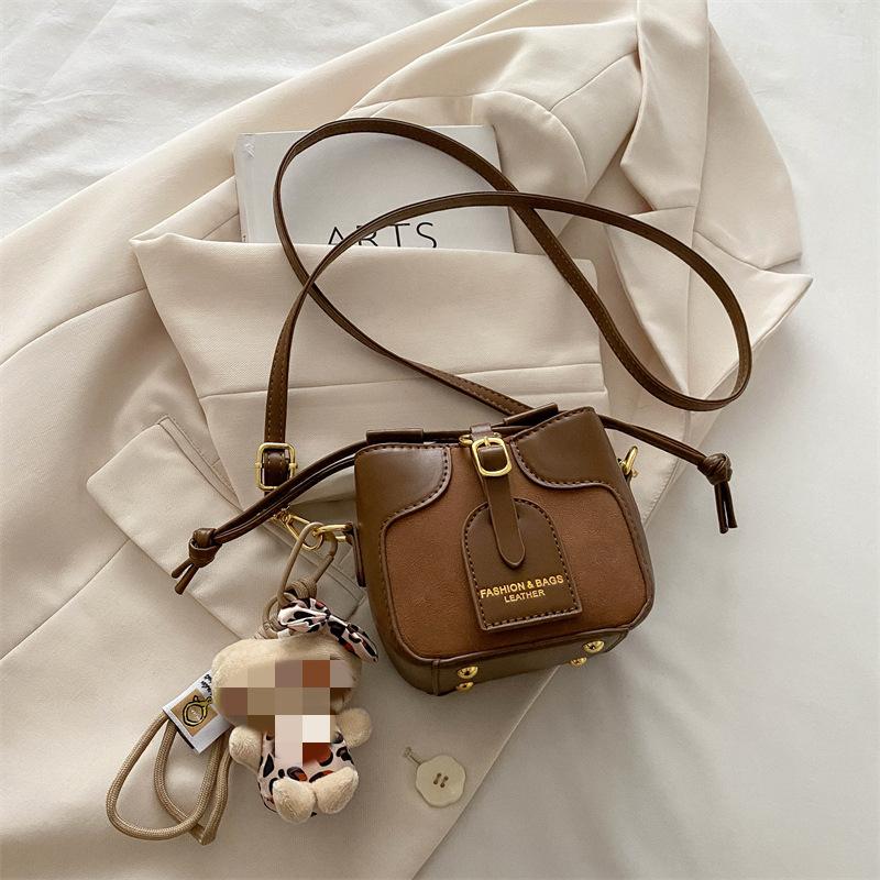 

Милый ПУ Подвеска Материал Детская Сумка Через Плечо Подходит Для Ежедневного Сочетания Coffee Brown