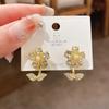 New Flower Hanging Earrings White Enamel Floral Acrylic Petals Crystal Imitation Pearl Dangle Earrings for Women brincos