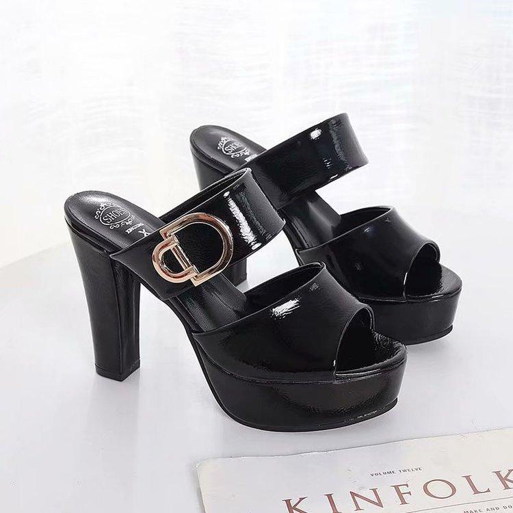 

Весна 2025 новая обувь туфли на высоком каблуке модные сандалии мягкая кожа толстая подошва водонепроницаемая платформа толстый каблук рыбий носок большой размер женские крутые шлепанцы 40 чёрный