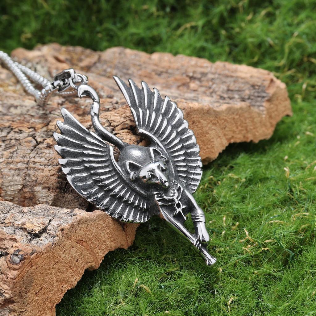 Europa und die Vereinigten Staaten heiß verkaufend antiker ägyptischer geflügelter bester Katzen Gott Titanstahl Anhänger alte Handwerkskunst Retro-Stil Halskettenanhänger