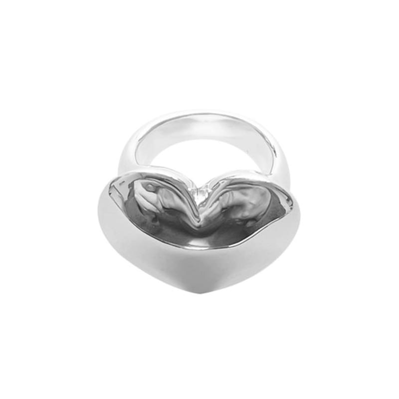 efor. Ample Heart Ring
