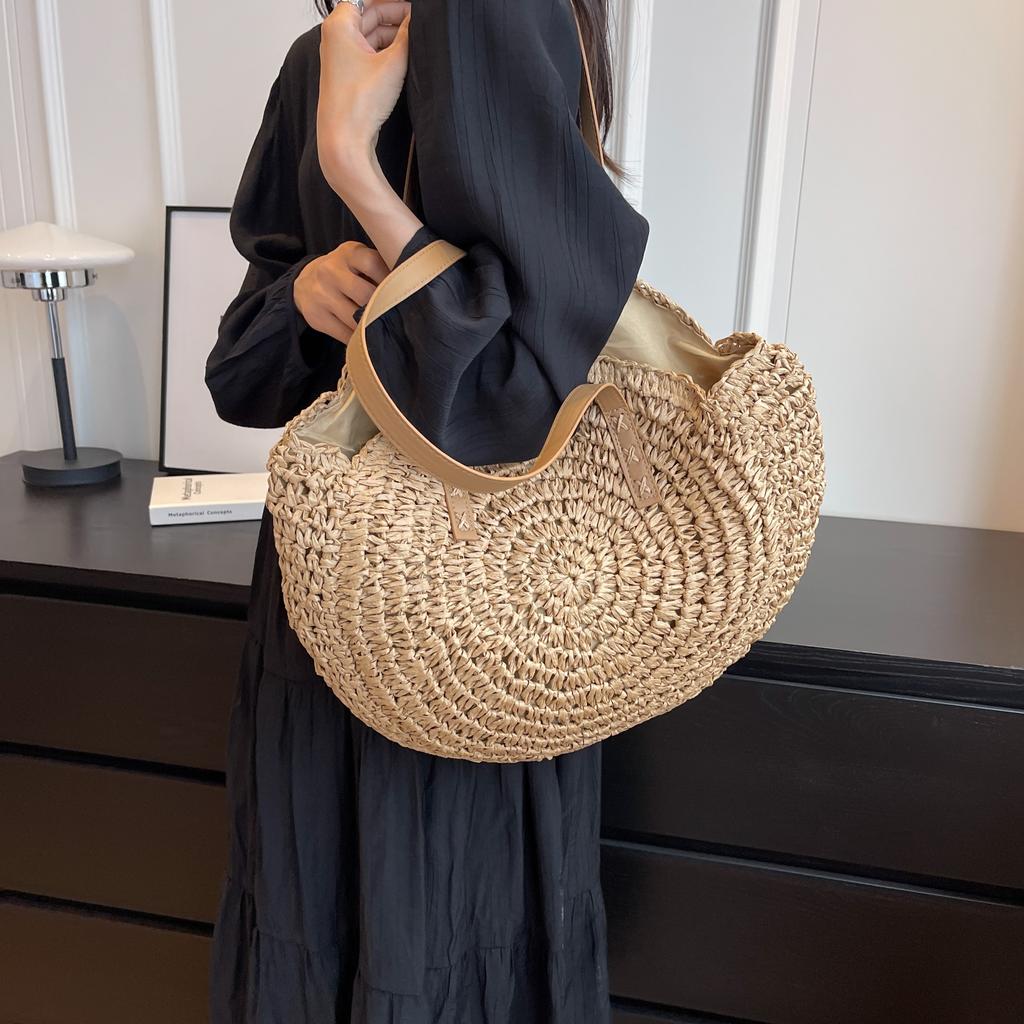 Large-capacity Hand-woven Beach Resort Grass Package