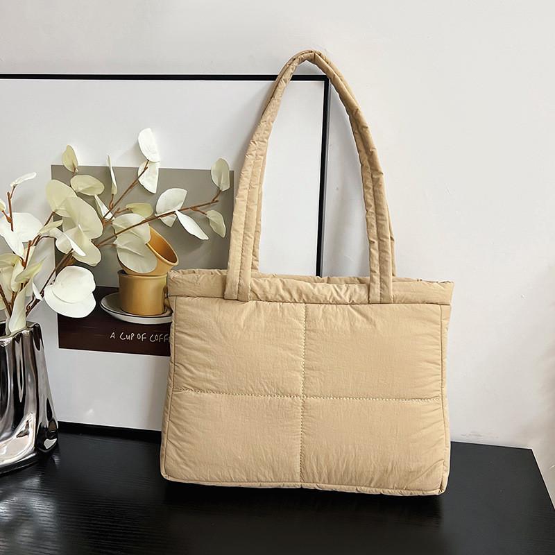 IELGY Tote Bag Large Capacity Solid Color Simple Nylon Diamond Shoulder Bag Daily Commuter All-Match Underarm Bag