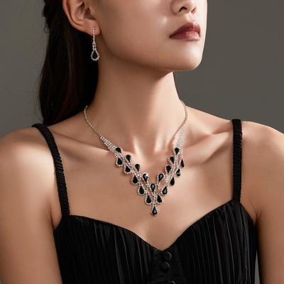Temperament Luxus Funkelndes Strass Halskette Ohrringe Zweiteiliges Set, Stilvoller Schwarzer Edelstein Brautschmuck