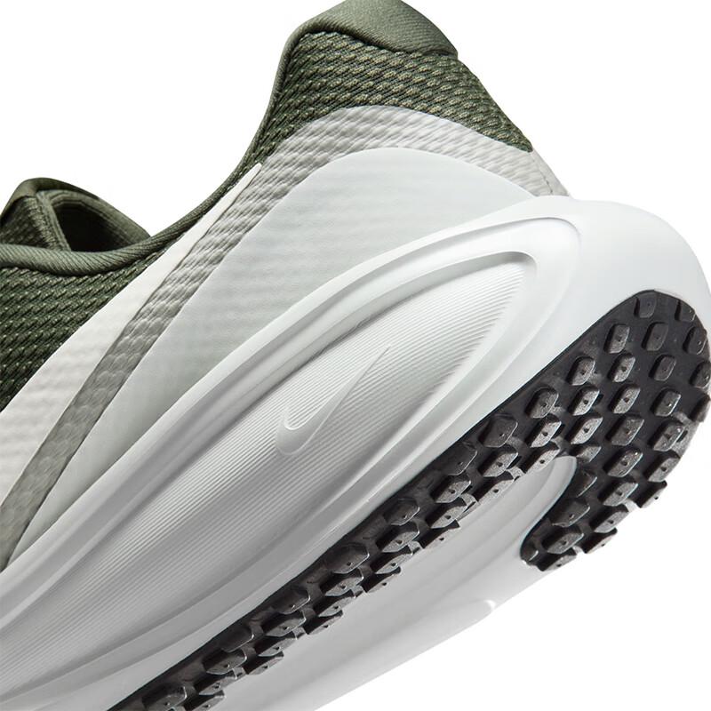 NIKE Men's Revolution 8 Running Shoes