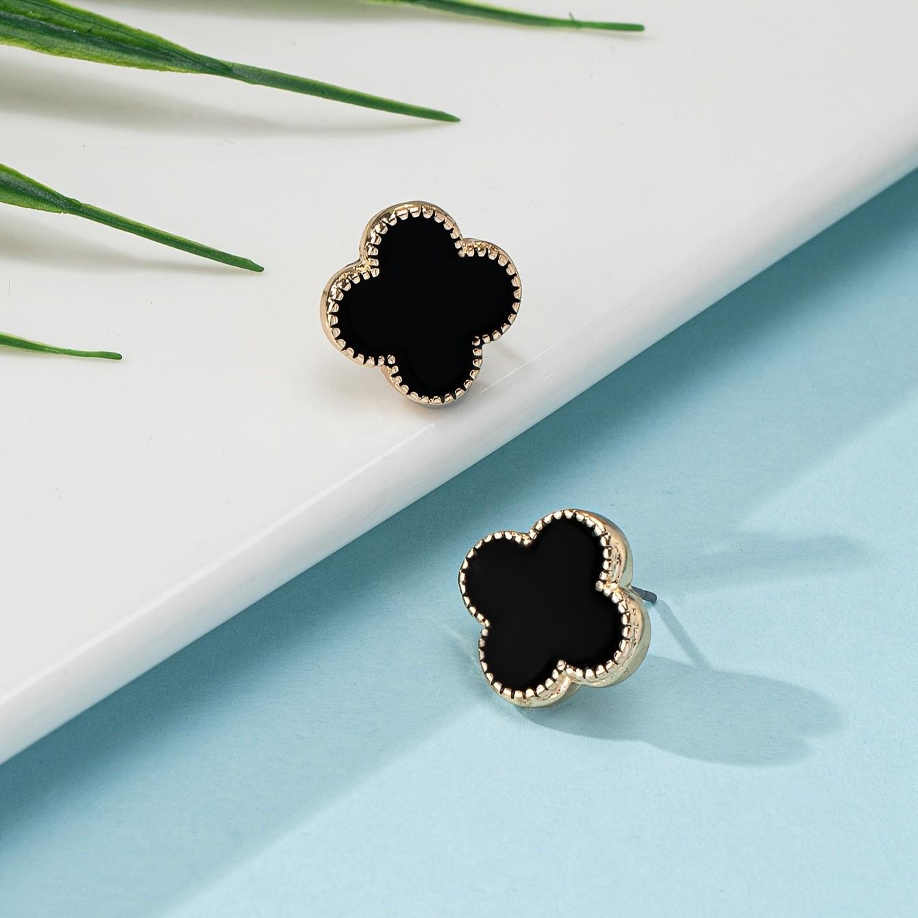 

Європейські та американські розкішні універсальні сережки високого класу у вигляді чотирилистої конюшини