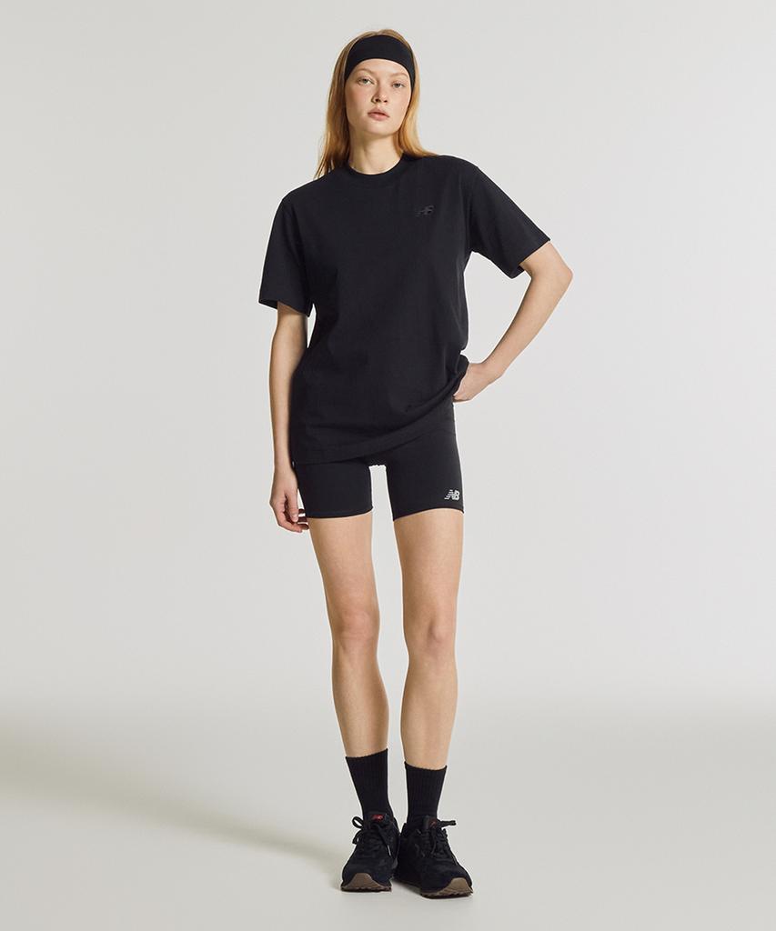 Nyuballanseu Nbneg3V712 / Women Premium Essential Small Logo Short Sleeve T-Shirt (Black)