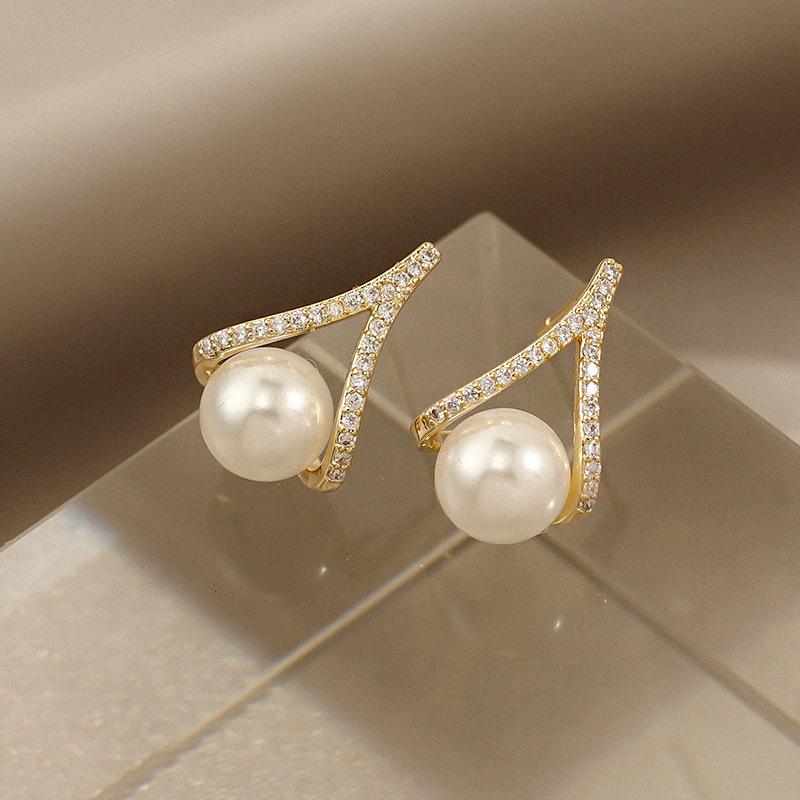 Diamond-set exquisite pearl stud earrings versatile earrings gentle and simple temperament earrings new 1111 explosion