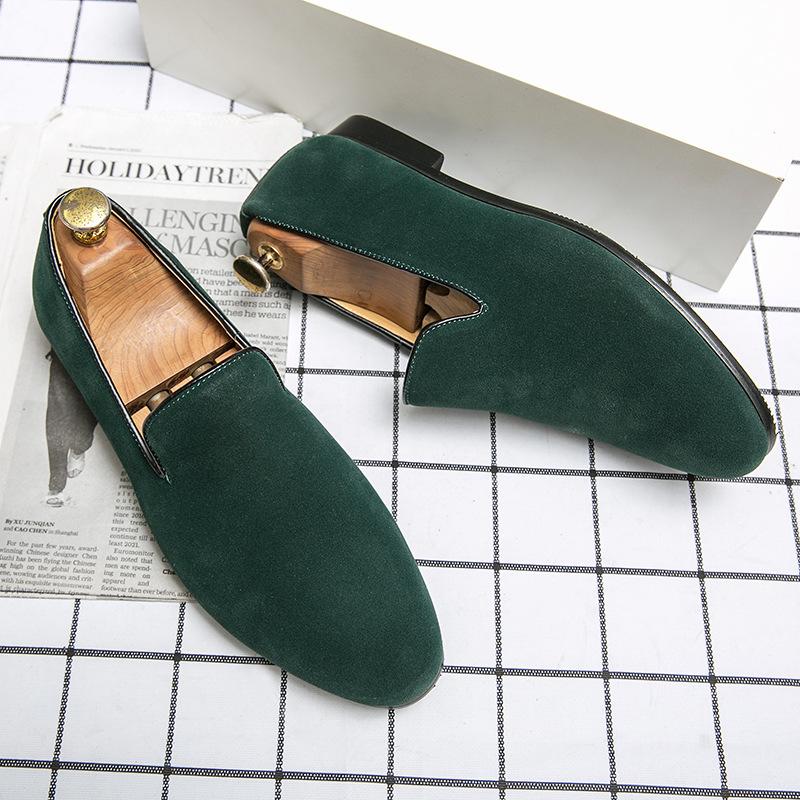 Mocassini da Uomo in Pelle Scamosciata Slip-On con Tacco Nascosto, Punta Affusolata in Pelle Stile Britannico.