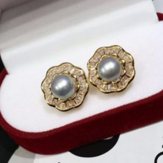 Korean Style 18K Gold-Plated Freshwater Pearl Stud Earrings with Cubic Zirconia, 8-9mm, Versatile Fashion Accessory.